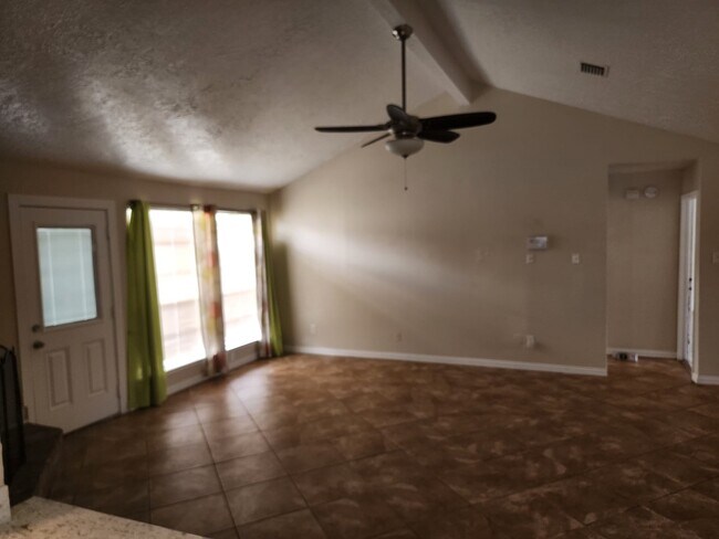 Building Photo - 715 Beechbend Dr