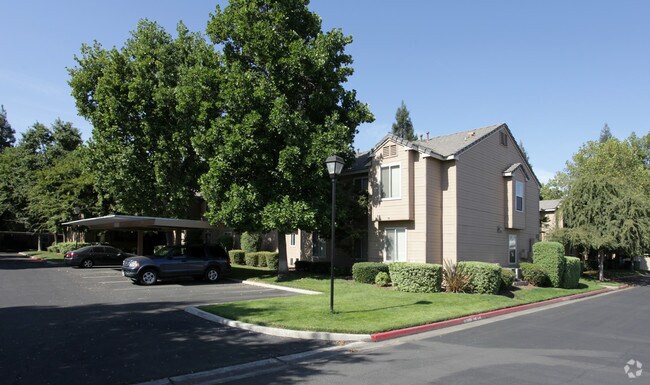 Building Photo - Sierra Ridge