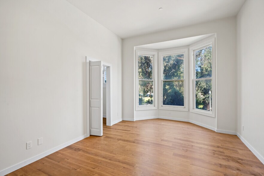 Building Photo - 124 Lyon St