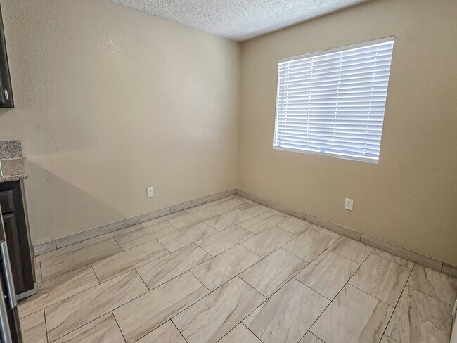 Building Photo - 2704 Villalovos Ct