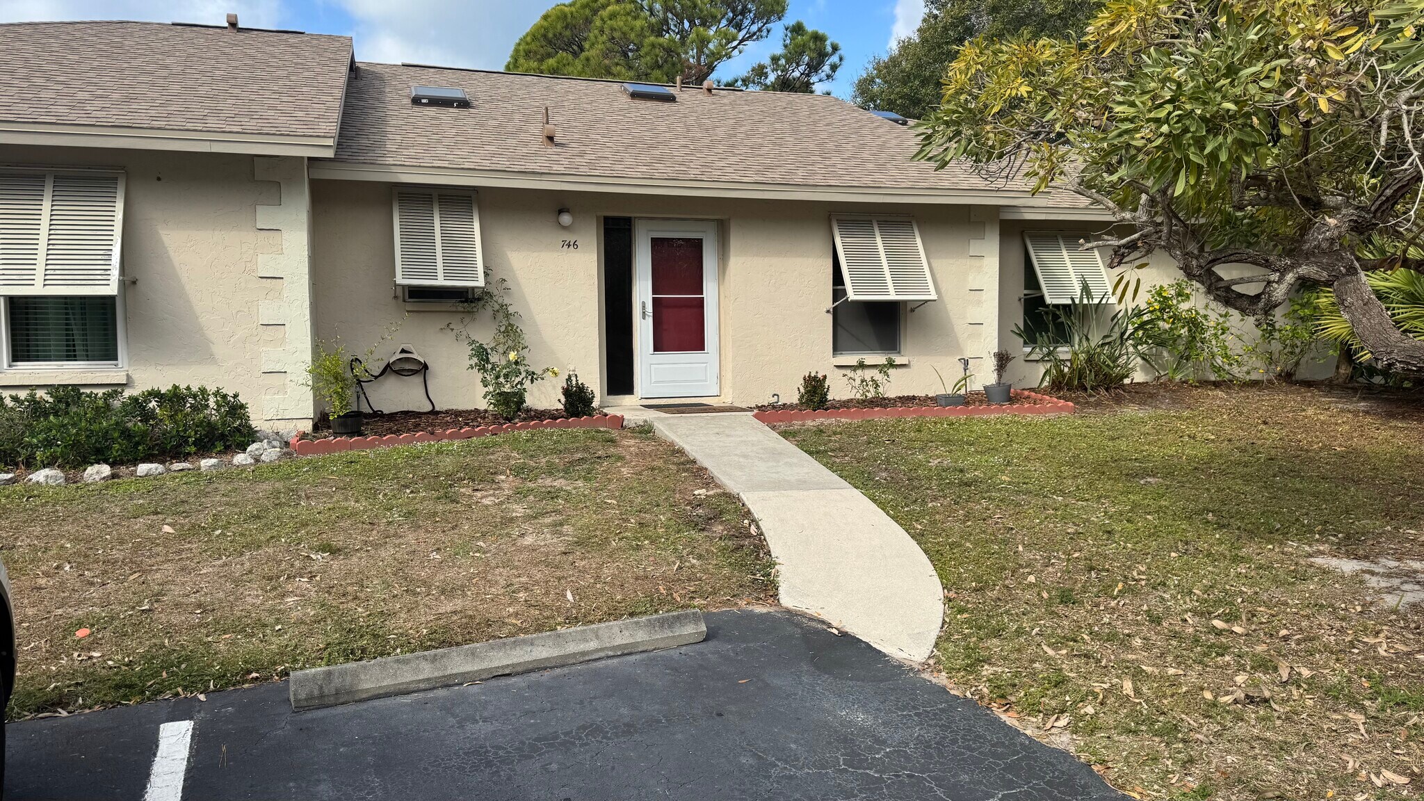 Building Photo - 746 N Jefferson Ave