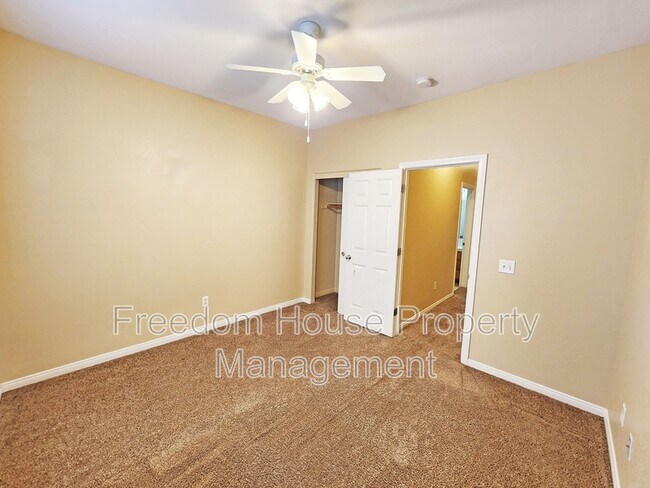 Building Photo - 1421 Star Rd