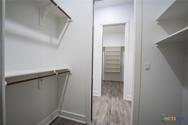 Building Photo - 2109 Bella Vista