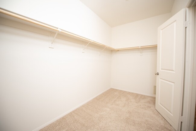 Building Photo - 12444 Deodar St