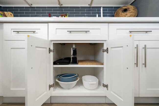 Building Photo - 12841 Forest Dr