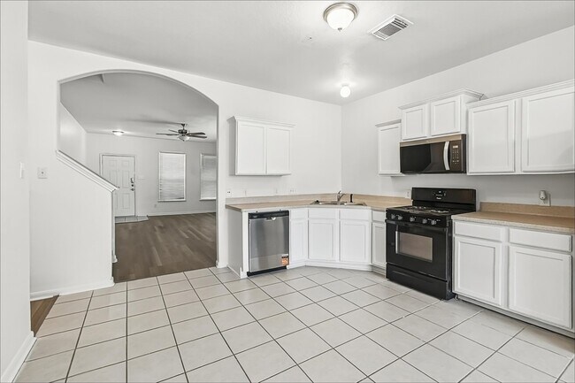 Building Photo - 1631 Laura Anne Dr