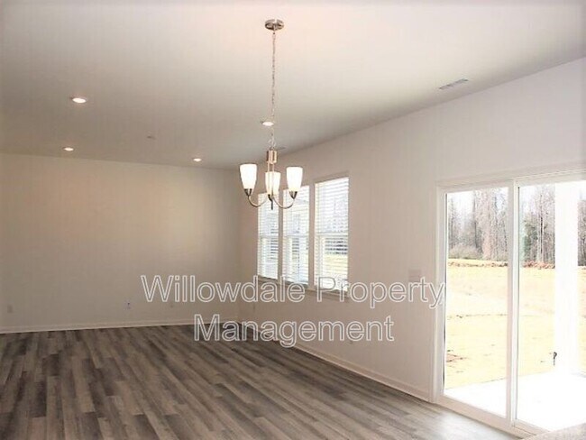 Building Photo - 125 Willow Grove Ln