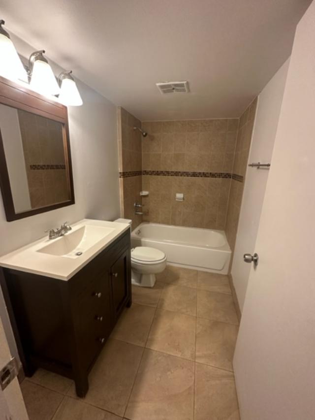 Building Photo - 10405 N Kendall Dr