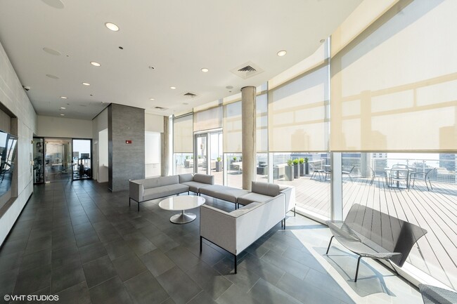 Building Photo - 600 N Fairbanks Ct