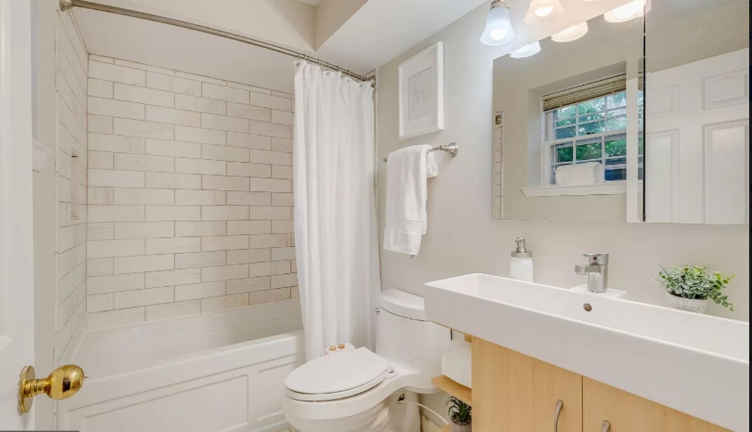 Building Photo - 3760 39th Street NW