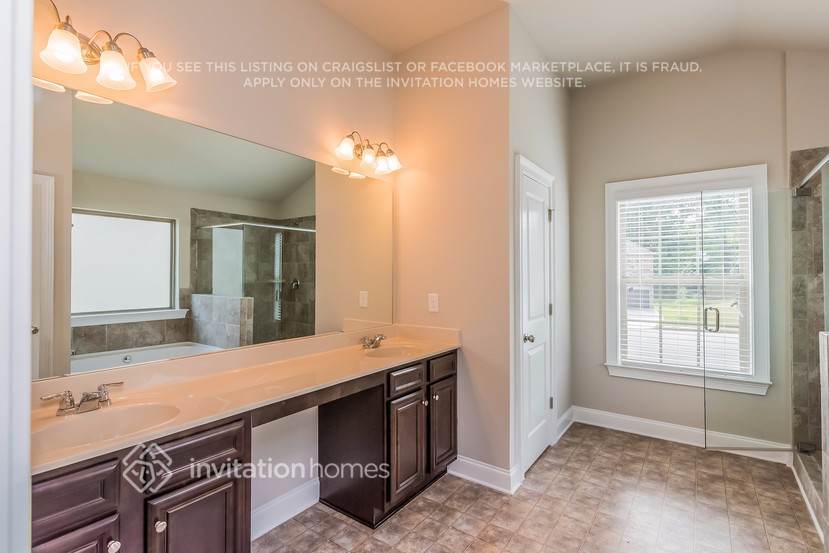 Building Photo - 318 Corine Ct