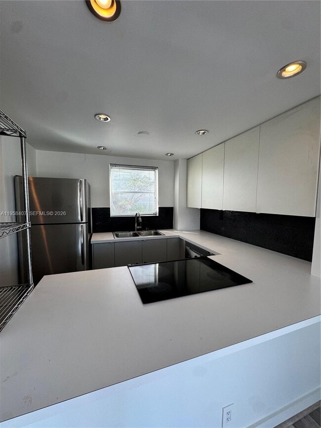 Building Photo - 3301 NE 5th Ave