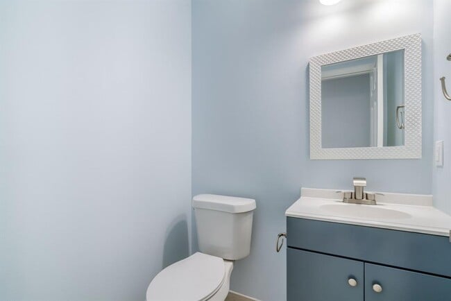 Building Photo - 4330 Heathfield Dr