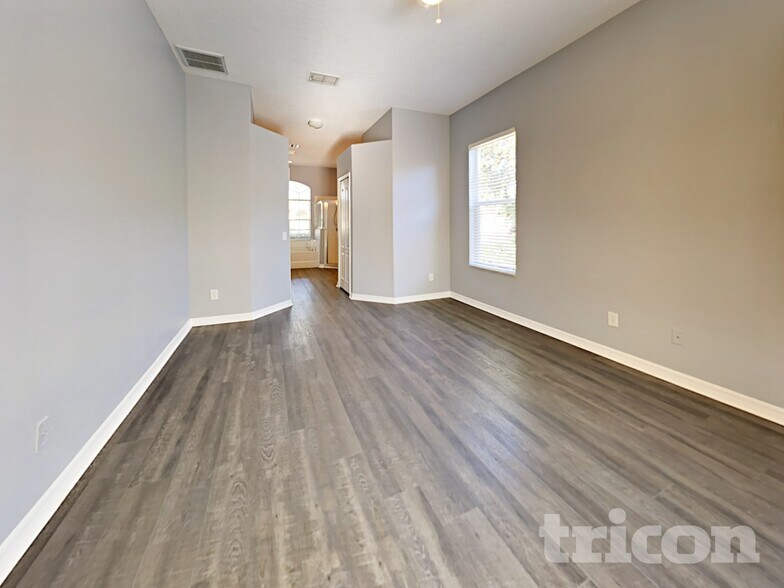 Building Photo - 1538 African Violet Ct