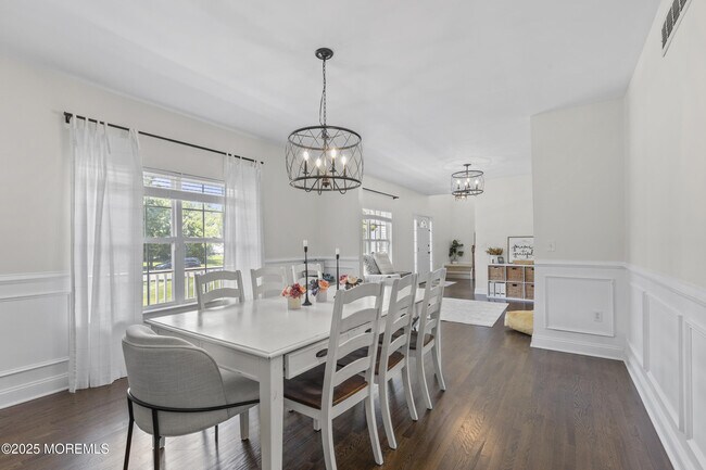 Building Photo - 6 Kindling Way