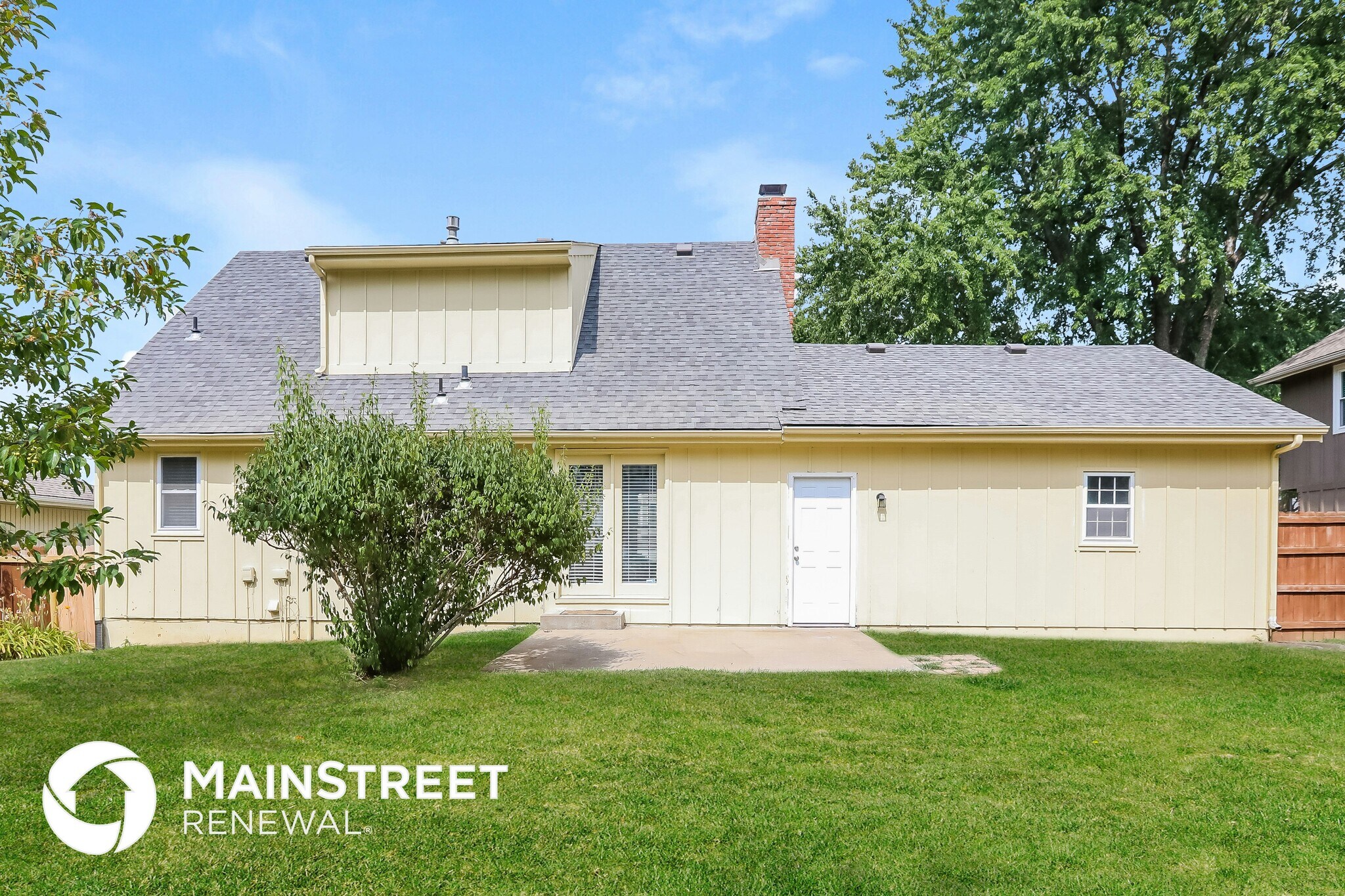 Building Photo - 1105 NE Ridgeview Dr