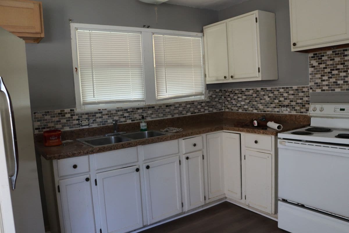 Building Photo - 203 Brooks Ave