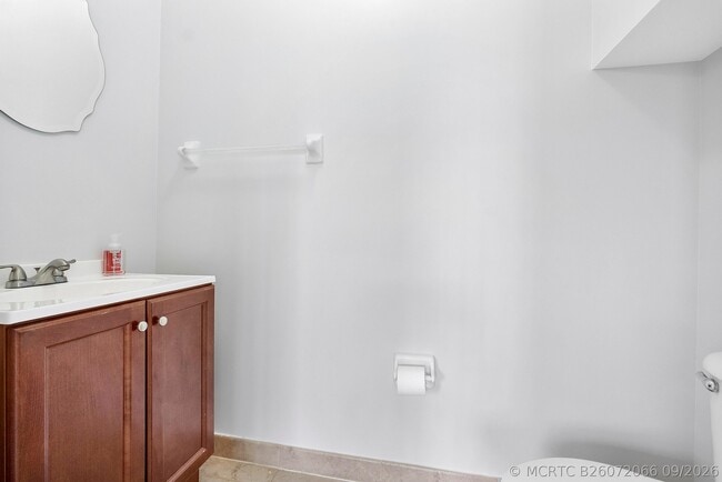 Building Photo - 3505 Lakeside Dr