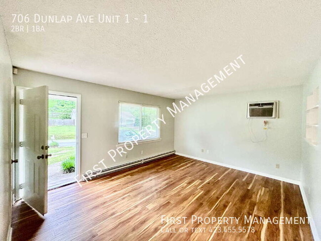 Building Photo - 706 Dunlap Ave