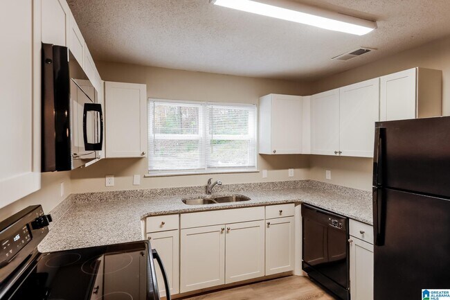Building Photo - 438 Westchester Dr
