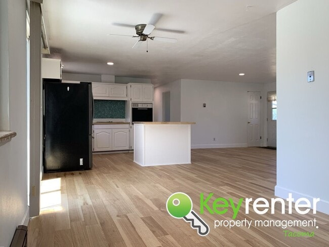 Building Photo - Renovated Rambler in Steilacoom Oasis