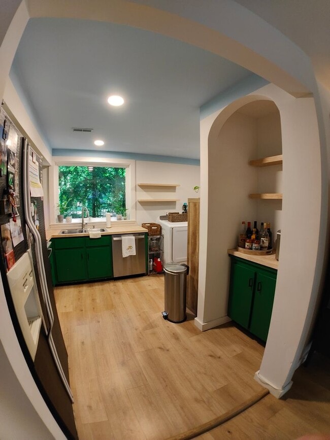 Building Photo - Updated Two bedroom Contemporary with huge...