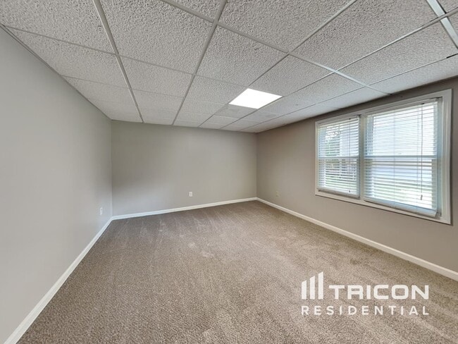 Building Photo - 7067 Brook Side Landing