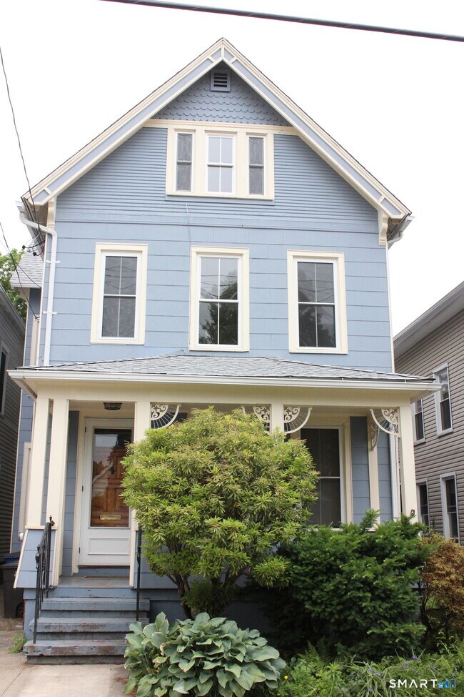 Building Photo - 28 Cottage St