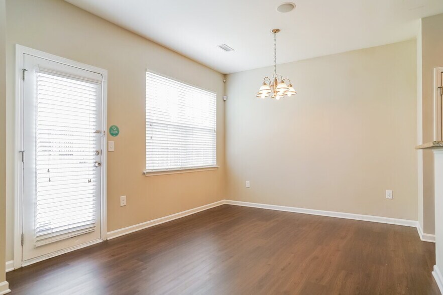Building Photo - 1335 Lombar St