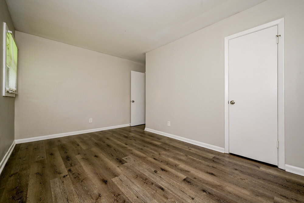 Building Photo - 494 Clara Dr