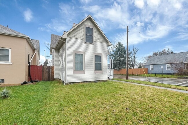 Building Photo - 1032 E 17th Ave