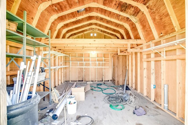 Building Photo - 2005 Magic Hill Dr