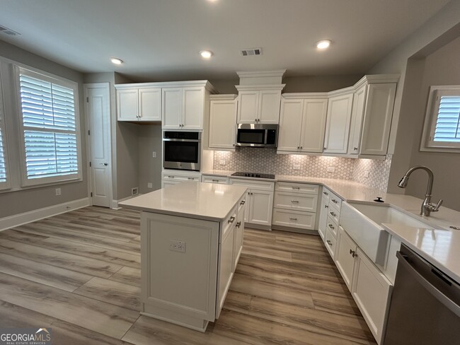 Building Photo - 411 Silverbell Ct