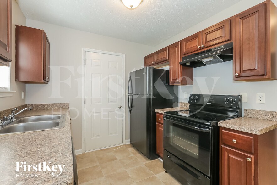 Building Photo - 8606 Sheridan Dr