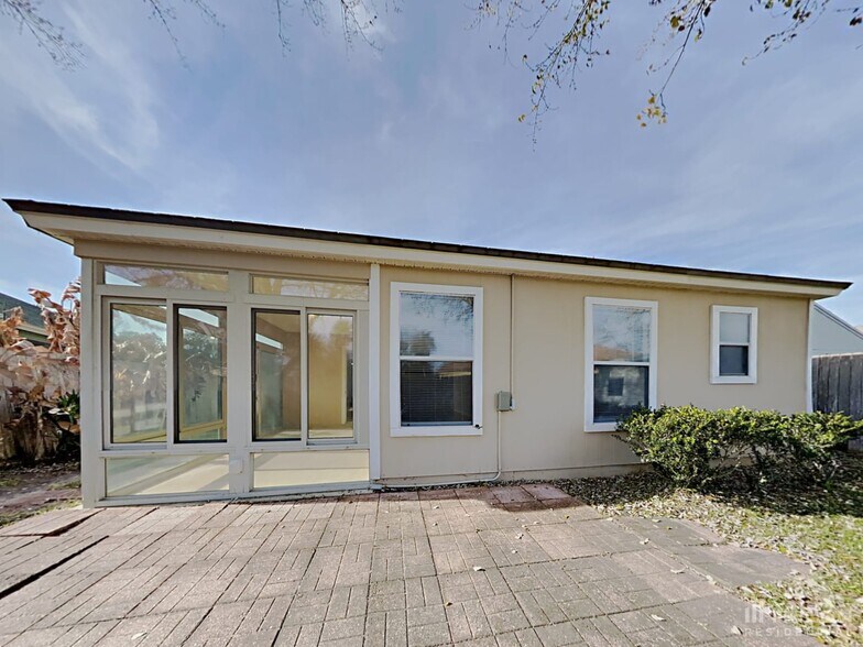 Building Photo - 3134 Wavering Ln