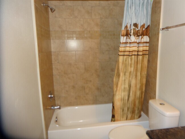 Building Photo - 1606 Quail Run