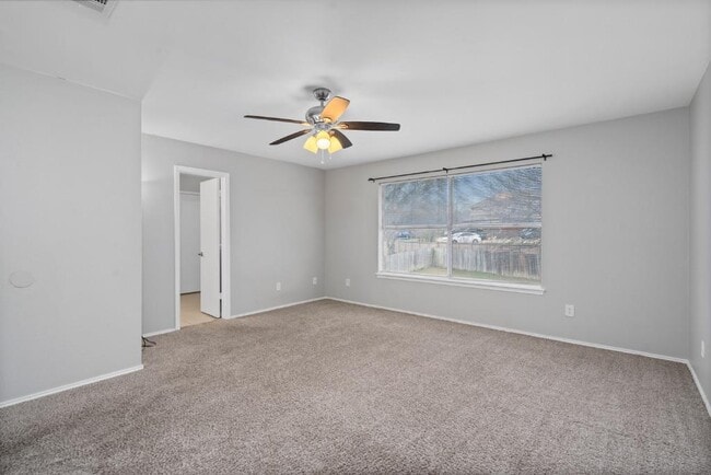 Building Photo - 911 Flatters Way