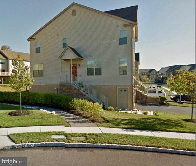 Building Photo - 110 Tyler Dr
