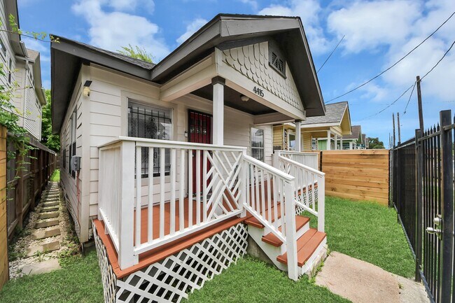 Building Photo - 4415 Hershe St