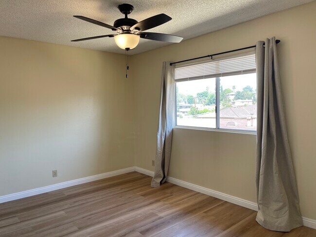 Building Photo - 361 S Arroyo Dr
