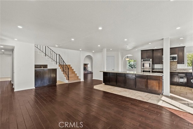 Building Photo - 1138 Lakeview Dr