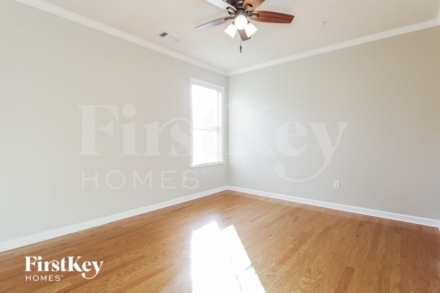 Building Photo - 6290 Fairway Hill Cove