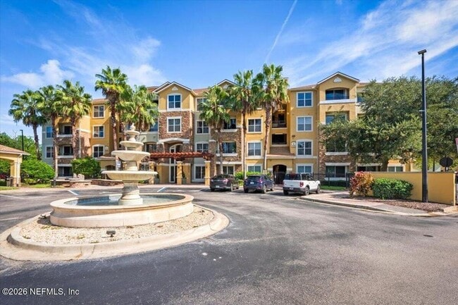 Building Photo - Spacious 3BR/2BA Gated Condo with Resort-Style Amenities!