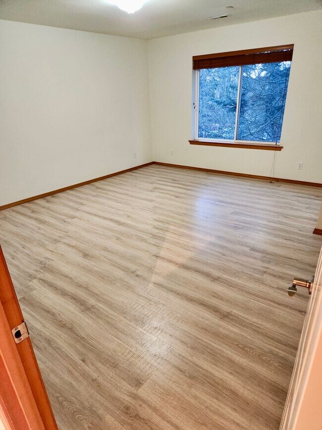 Building Photo - Beautiful 3 Bed / 2.5 Bath Townhome in Lake Stevens