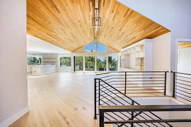 Building Photo - Sophisticated and Elegant home is located in Harbor Ridge at Browns Point. Spacious 4 bedroom, 4 ...