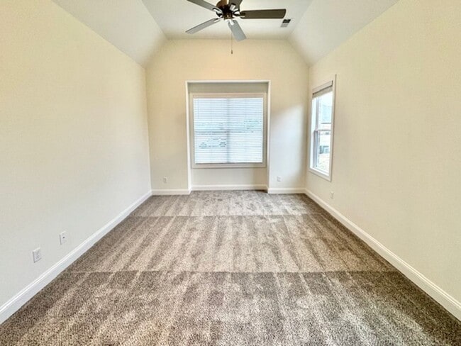 Building Photo - NewburyDr7464