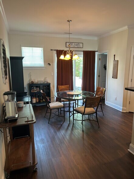 Dining area - 2615 Stewart Pines Dr