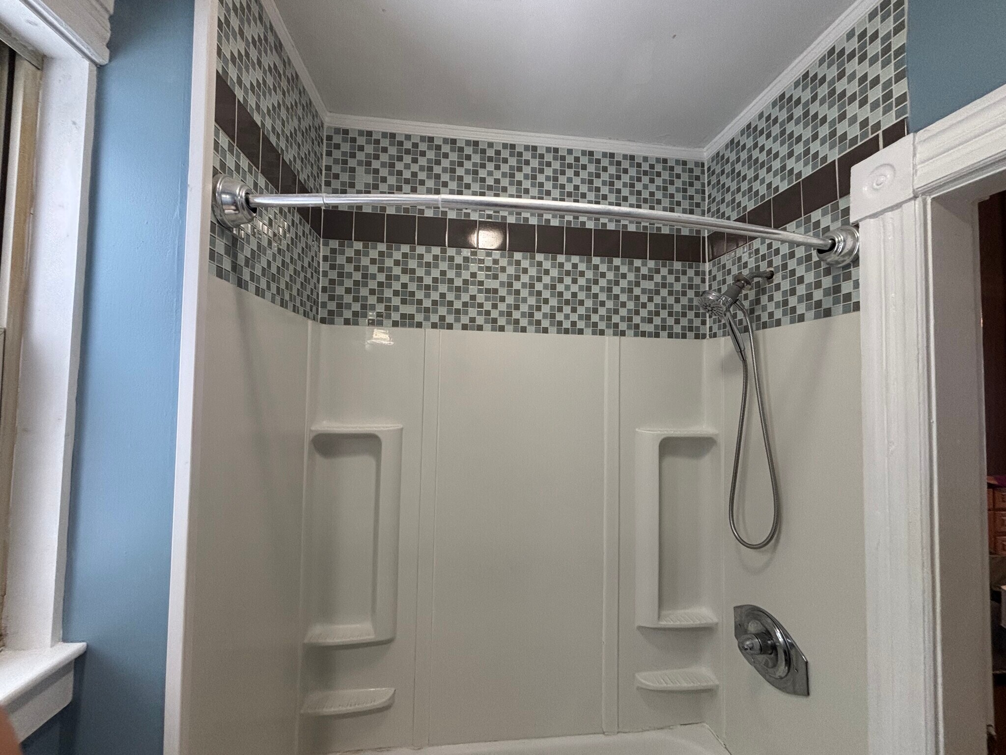 Building Photo - 861 Chestnut St