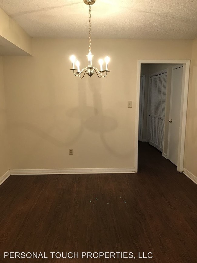 Building Photo - 3023 Toulon Dr