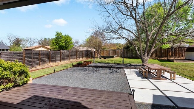 Building Photo - 6601 Blarwood Dr